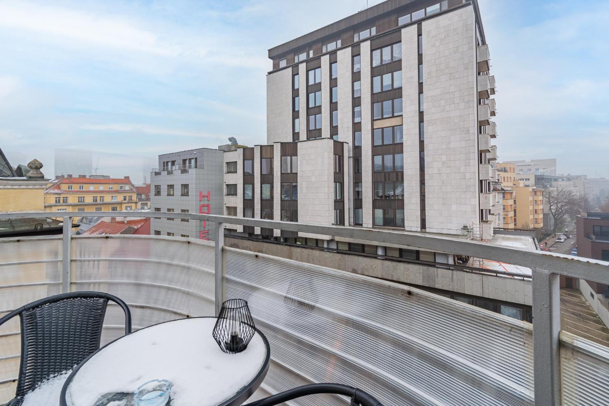Natural-Style Apartment In The Centre Of Pozsony Kültér fotó